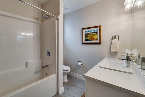 2-777 Denali Drive, Kelowna, BC - Indoor Photo Showing Bathroom