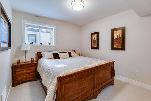 2-777 Denali Drive, Kelowna, BC - Indoor Photo Showing Bedroom