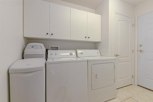 38-680 Valley Road, Kelowna, BC - Indoor Photo Showing Laundry Room