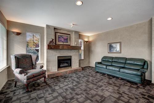 38-680 Valley Road, Kelowna, BC - Indoor Photo Showing Living Room With Fireplace