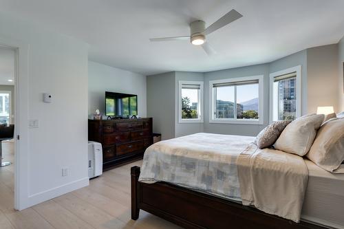 309-1385 Bertram Street, Kelowna, BC - Indoor Photo Showing Bedroom