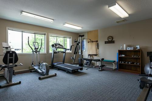 309-1385 Bertram Street, Kelowna, BC - Indoor Photo Showing Gym Room