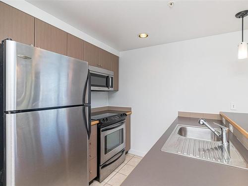 802-732 Cormorant St, Victoria, BC - Indoor Photo Showing Kitchen With Stainless Steel Kitchen