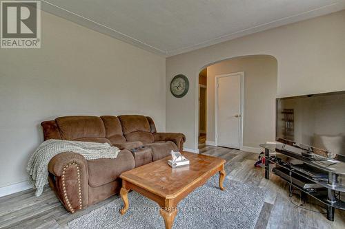 1869 Herbert Avenue, London, ON - Indoor Photo Showing Living Room