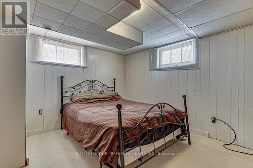 1869 Herbert Avenue, London, ON - Indoor Photo Showing Bedroom