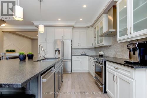 3139 Riverpath Common, Oakville, ON - Indoor Photo Showing Kitchen With Upgraded Kitchen