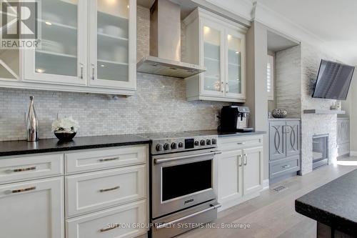 3139 Riverpath Common, Oakville, ON - Indoor Photo Showing Kitchen