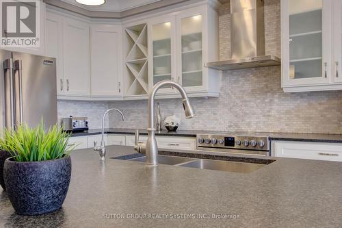 3139 Riverpath Common, Oakville, ON - Indoor Photo Showing Kitchen With Double Sink With Upgraded Kitchen