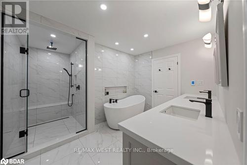 38 Willow Drive, Tiny, ON - Indoor Photo Showing Bathroom