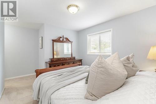 63 Hillgarden Drive, Hamilton (Stoney Creek Mountain), ON - Indoor Photo Showing Bedroom