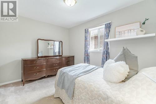 63 Hillgarden Drive, Hamilton (Stoney Creek Mountain), ON - Indoor Photo Showing Bedroom