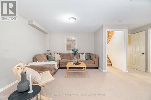 63 Hillgarden Drive, Hamilton, ON - Indoor Photo Showing Living Room