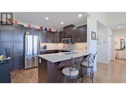 3301 Skaha Lake Road Unit# 801, Penticton, BC - Indoor Photo Showing Kitchen With Upgraded Kitchen