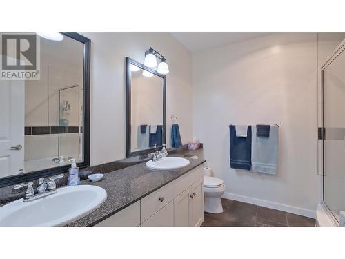 3301 Skaha Lake Road Unit# 801, Penticton, BC - Indoor Photo Showing Bathroom