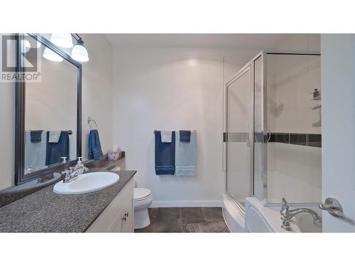 3301 Skaha Lake Road Unit# 801, Penticton, BC - Indoor Photo Showing Bathroom