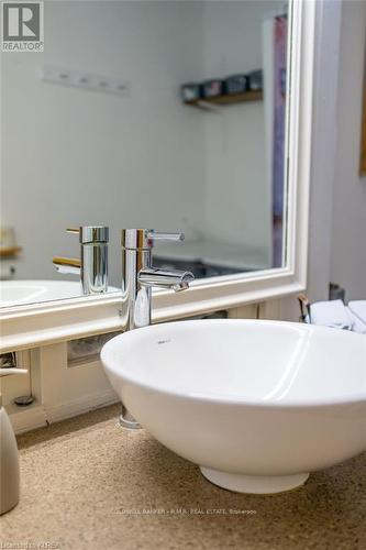 75 Mcguire Beach Road, Kawartha Lakes (Kirkfield), ON - Indoor Photo Showing Bathroom