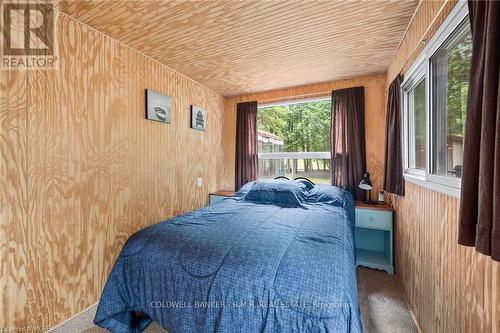 75 Mcguire Beach Road, Kawartha Lakes (Kirkfield), ON - Indoor Photo Showing Bedroom