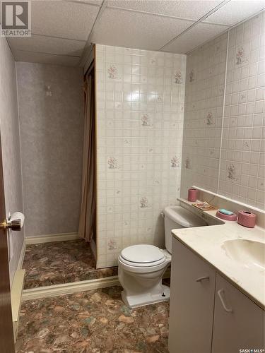 390 Qu'Appelle Street, Tugaske, SK - Indoor Photo Showing Bathroom