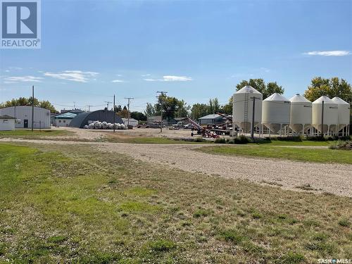 390 Qu'Appelle Street, Tugaske, SK - Outdoor