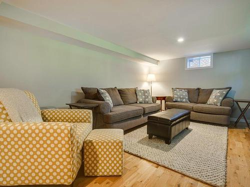 Salle familiale - 20 Av. Vital, Saint-Sauveur, QC - Indoor Photo Showing Other Room