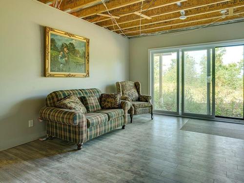 Salle familiale - 2174 Ch. Du Golf, Sainte-Lucie-Des-Laurentides, QC - Indoor Photo Showing Living Room