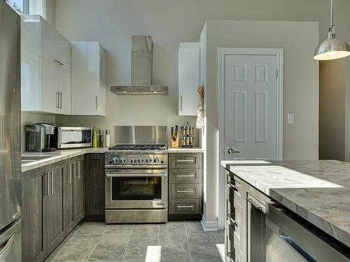 Cuisine - 2174 Ch. Du Golf, Sainte-Lucie-Des-Laurentides, QC - Indoor Photo Showing Kitchen