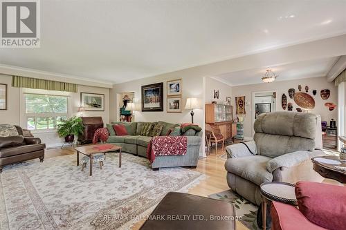 23 South Marine Drive, Toronto (Guildwood), ON - Indoor Photo Showing Living Room