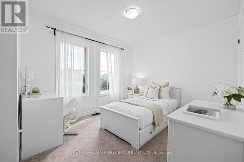 12 - 1290 Old Orchard Avenue, Pickering, ON - Indoor Photo Showing Bedroom