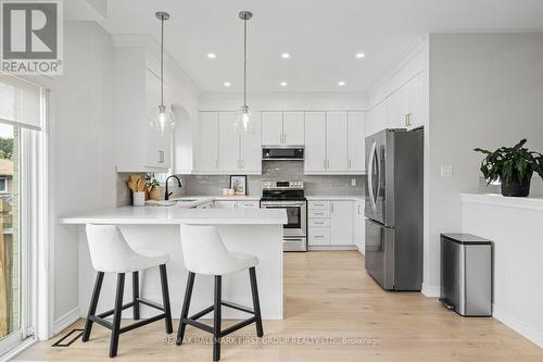 12 - 1290 Old Orchard Avenue, Pickering, ON - Indoor Photo Showing Kitchen With Upgraded Kitchen