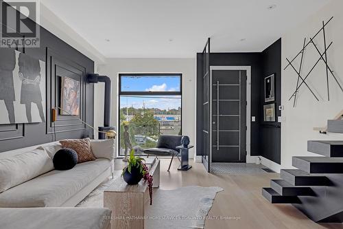 241 Lansdowne Avenue, Toronto (Little Portugal), ON - Indoor Photo Showing Living Room