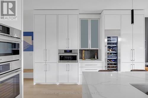 241 Lansdowne Avenue, Toronto (Little Portugal), ON - Indoor Photo Showing Kitchen