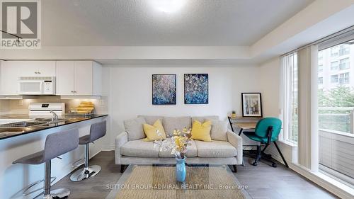 413 - 19 Barberry Place, Toronto (Bayview Village), ON - Indoor Photo Showing Living Room