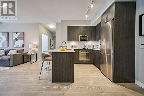 530 - 99 Eagle Rock Way, Vaughan (Maple), ON - Indoor Photo Showing Kitchen