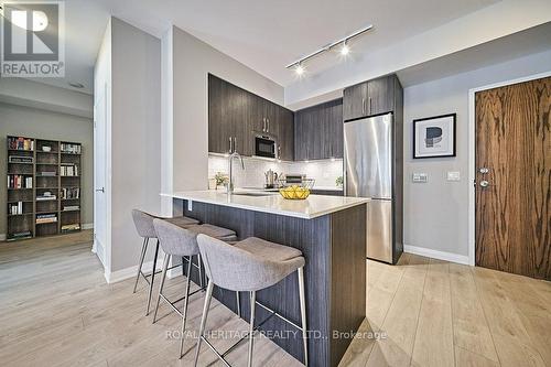 530 - 99 Eagle Rock Way, Vaughan, ON - Indoor Photo Showing Kitchen With Upgraded Kitchen