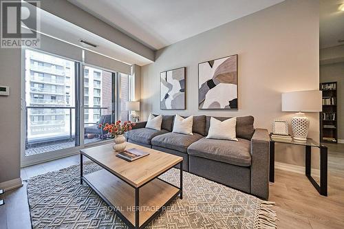 530 - 99 Eagle Rock Way, Vaughan, ON - Indoor Photo Showing Living Room