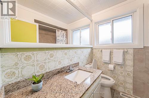 21 Berko Avenue, Hamilton (Lawfield), ON - Indoor Photo Showing Bathroom