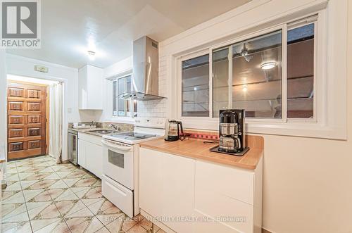 21 Berko Avenue, Hamilton (Lawfield), ON - Indoor Photo Showing Kitchen