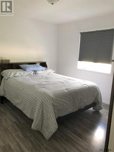 22 St. Joseph, Belle Vallee, ON - Indoor Photo Showing Bedroom