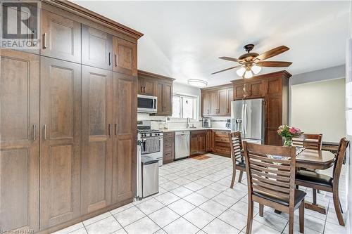 5304 Hodgson Avenue, Niagara Falls, ON - Indoor Photo Showing Kitchen