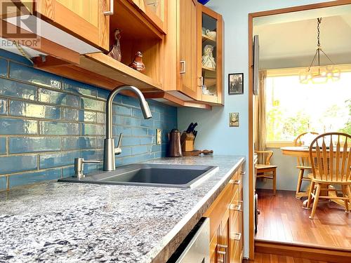 3705 Koochin Road, Grand Forks, BC - Indoor Photo Showing Kitchen