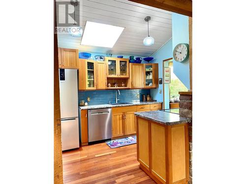 3705 Koochin Road, Grand Forks, BC - Indoor Photo Showing Kitchen