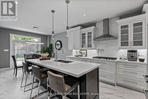 925 Eagle Ridge Drive, Oshawa (Taunton), ON - Indoor Photo Showing Kitchen With Double Sink With Upgraded Kitchen