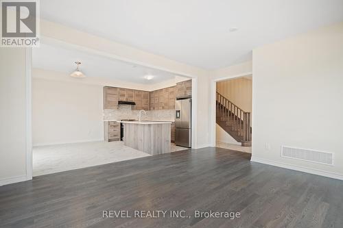 71 Sun Haven Lane, Thorold, ON - Indoor Photo Showing Kitchen