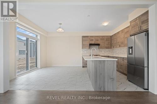 71 Sun Haven Lane, Thorold, ON - Indoor Photo Showing Kitchen