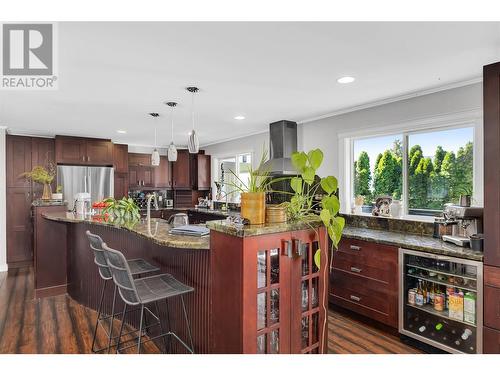 1185 Sunnyside Road, West Kelowna, BC - Indoor Photo Showing Kitchen With Upgraded Kitchen