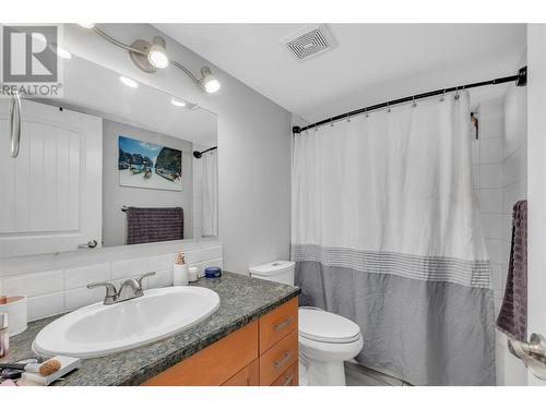 1185 Sunnyside Road, West Kelowna, BC - Indoor Photo Showing Bathroom