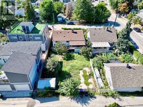 2161 Woodlawn Street, Kelowna, BC - Outdoor