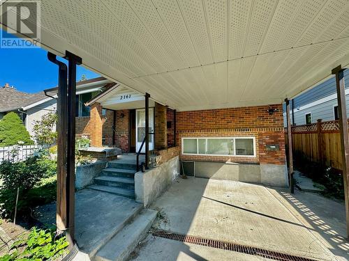 2161 Woodlawn Street, Kelowna, BC - Outdoor