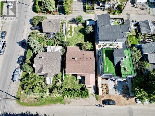 2161 Woodlawn Street, Kelowna, BC - Outdoor