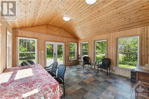 4113 Stagecoach Road, Osgoode, ON - Indoor Photo Showing Dining Room